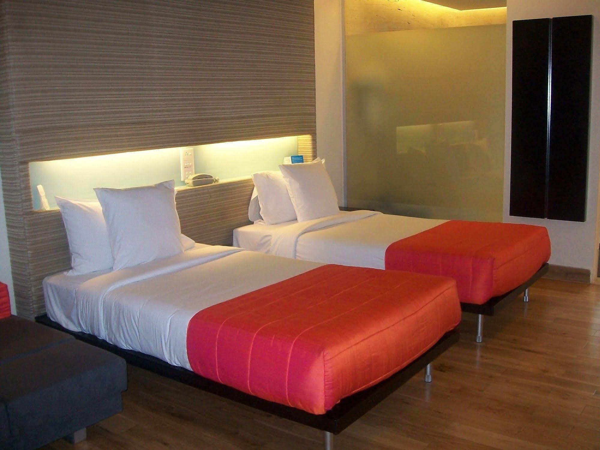 Galaxy Hotel & Spa Gurgaon Exterior photo